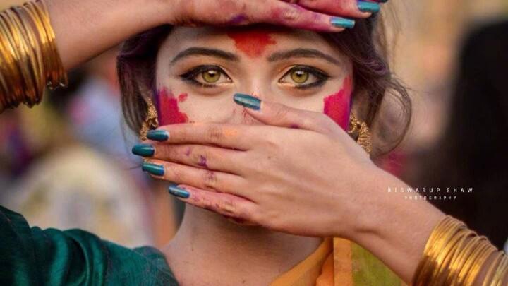 Genuine exotic flair / "She looks just like a golden python!"