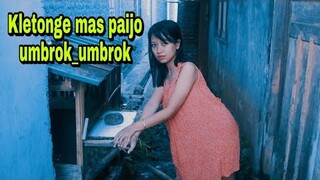 BERSIHIN KLETONG DULU...