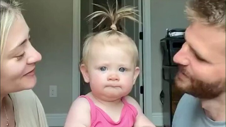 The parents' "crazy kissing" baby test, the love is about to overflow the screen. But it can also be