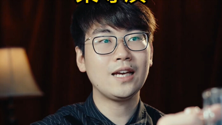 Chiếc ống kính này đã giúp vị đạo diễn nợ nần kiếm được 90 triệu.