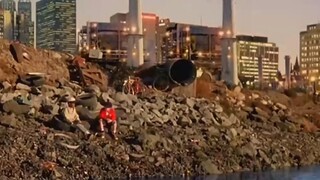 两人为了钓鱼也是没谁了，接下来的一幕惊呆了所有人