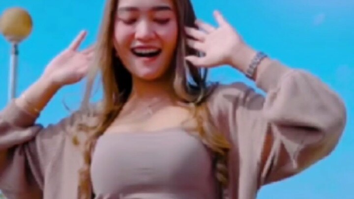 Malem-malem jangan males goyang ya😂👍🏻