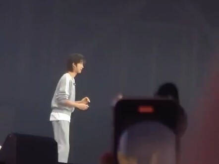 徐明浩掌管女台团舞的神