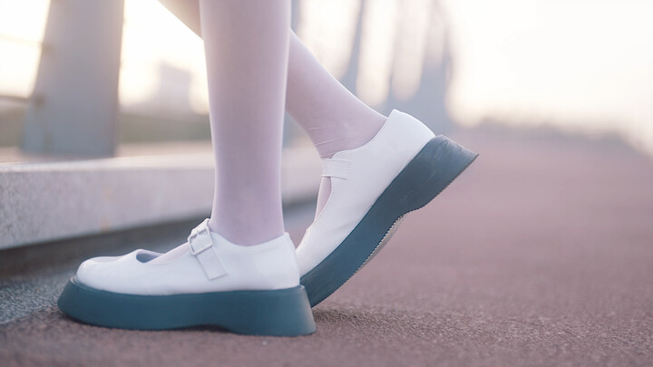 Mọi người giúp tôi xem khẩu độ của ống kính này là bao nhiêu nhé?