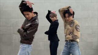 ชุดสูทคอวีสุญญากาศ Jungwoo รุ่นครีมโซดา