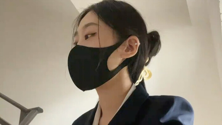 Kalau nggak makan pil biru, susah nih buat ngadepin aku!