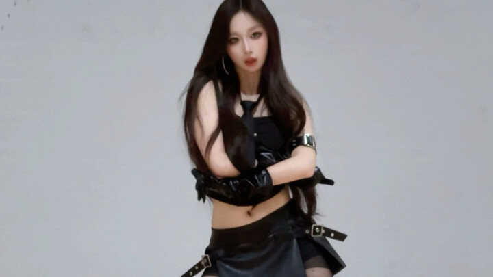 [Little Jia] The senior girl from the basketball court is here—Abracadabra!