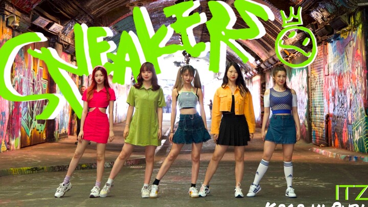 【Sepatu Kets - ITZY】Kelompok Lima Orang yang Tergopoh-gopoh Menari Ulang di Terowongan Graffiti yang