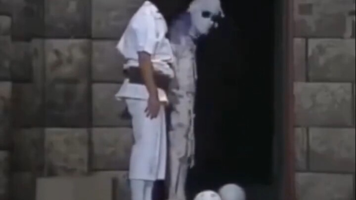 The person who came up with this show is a real talent—this thing had me in stitches!