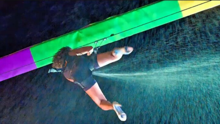 A woman, unable to hold it any longer, relieved herself high up in an amusement park—spectators got 