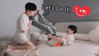 He Wants To Do It! 💋Wearing Long Pants To Sleep Prank😂Not Seducing I Think... [Gay Couple BL]
