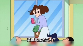 小新招呼小伙伴们来家里玩，她不仅不给准备点心，还惦记上了阿呆带来的零食