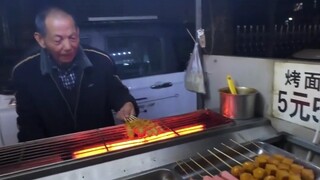 رحل الجد يوان، لكن يبدو أيضًا أنه لم يبتعد أبدًا.