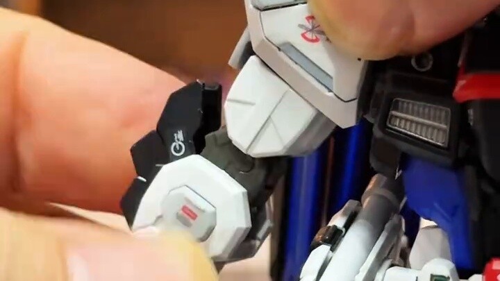 [Zaku's Model World] Don't underestimate its small size, the MGSD Freedom Gundam actually has everyt