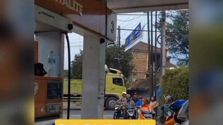 ngantrinya panjang lur 🤦🤦