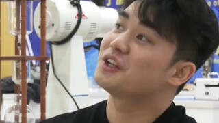 20岁拿到事业编的中专生。人生第一张奖状是全国职业技能大赛第四名，80岁的爷爷笑得一晚上没合拢嘴。“我终于也成为了别人家的孩子”