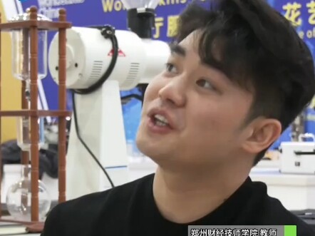 Học sinh trung cấp 20 tuổi đã đạt được biên chế sự nghiệp. Tấm bằng khen đầu tiên trong đời là giải 