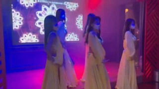 One day, the sleeping dragon finally got rain, and a dragon roar reached the sky.