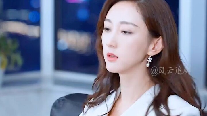 Cô em nghịch ngợm đến công ty anh trai làm việc