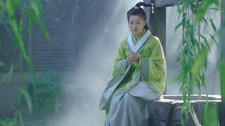 Those stunning [green ancient costumes] give you a feeling of being in love at first sight!