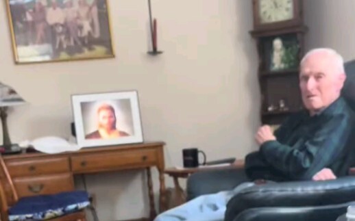 Khi tôi nói với ông bà tôi rằng Obi-Wan trong ảnh chính là Chúa Jesus: