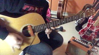 Apa yang terjadi jika gitar akustik terdistorsi saat gitar elektrik dimainkan?