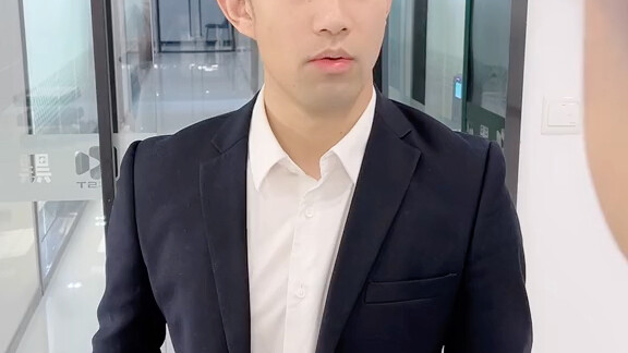 لو كان كل الموظفين أغنى من المدير، يا ريت!