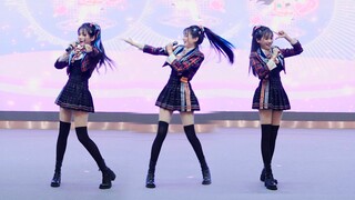 สำหรับภาพสดบนเวที ก็ต้องดูไอดอลร้องและเต้นกันต่อไป! [นานะ] HKT48 ดีที่สุด