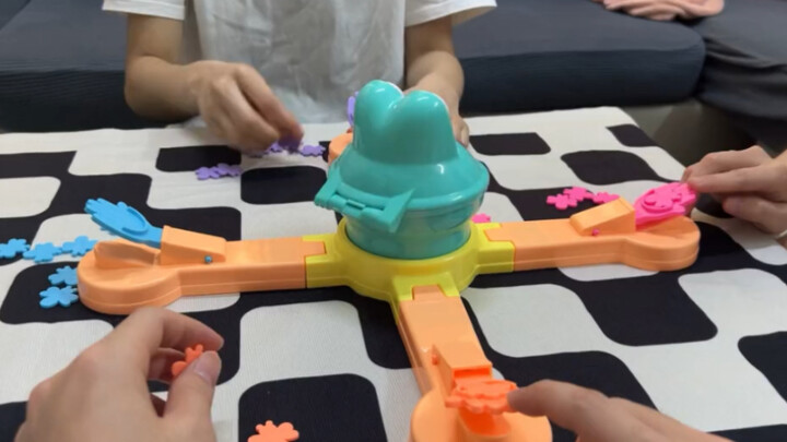 Of course, it’s much more fun to play with good friends!