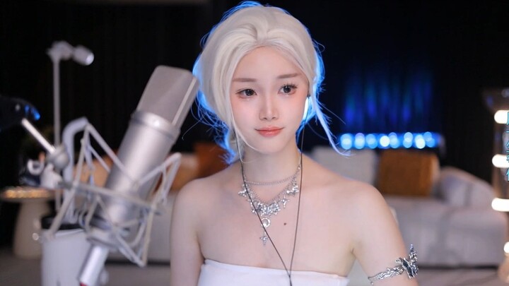 “Identitas hari ini: Pendengar terbaik♫”