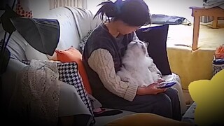 إنها تعاملني كأمها حقًا.