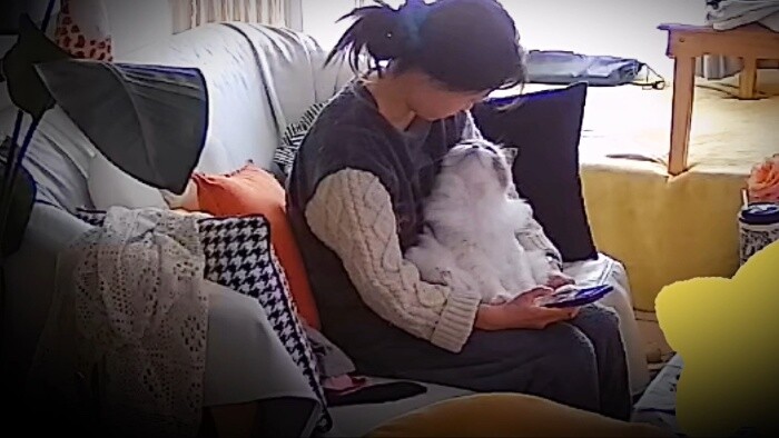 إنها تعاملني كأمها حقًا.