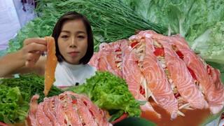 ส้มตำเผ็ดๆนัวๆแกล้ม แซลม่อน หวานมัน ละมุนลิ้น กับฝนตกเซาใหม่ 17/เมษายน/64