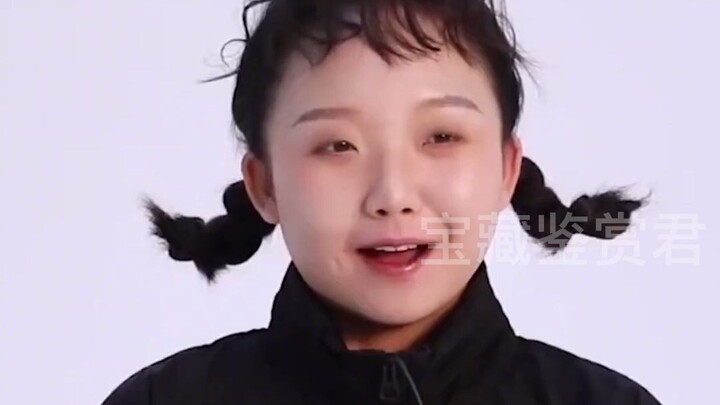 "Highly controversial" Lamuyangzi confidently struts down the runway and instantly becomes an intern