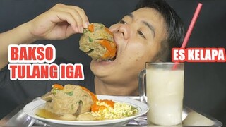 BAKSO TULANG IGA DAN ES KELAPA ! PERPADUAN YANG PAS UNTUK DUNIA PERBAKSOAN