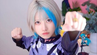 Tôi đã hát "Ultraman Leo" một cách say mê!