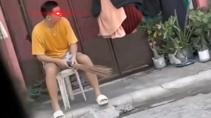 I drew my sword and looked around, feeling lost.