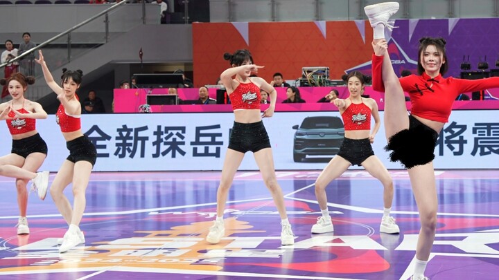 小哪吒上全明星赛场啦！#WCBA全明星 #蕞红啦啦队 #哪吒