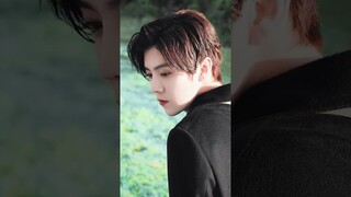 'It ends with us'as kpop Idol #itendswithus #collenhoover #books #jennie #taehyung #joy #baekhyun