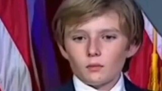 Con trai Trump, Barron cao thật đấy, đôi chân dài chẳng biết để đâu cho vừa!!!