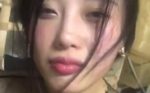 Kakak adalah seorang perempuan dengan banyak kisah.