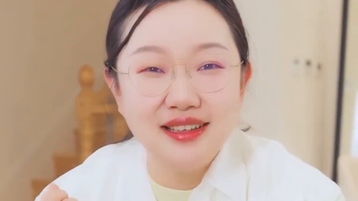 Điều gì sẽ xảy ra nếu một đứa trẻ bị ám ảnh bởi chiều thứ hai? Chỉ cần đến Comic Con và tìm hiểu...