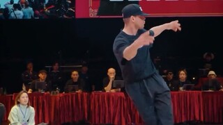 أداء مذهل للاعب الشارع BBoy Klash في سباق التصفيات الأولمبية! أثار إعجاب الجميع