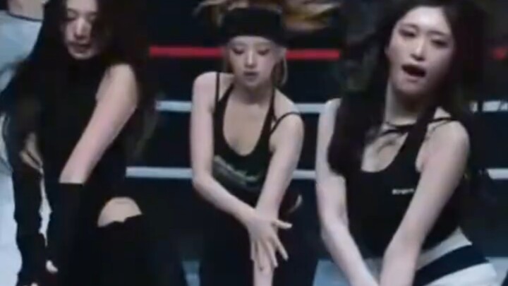 Cảnh kinh điển trên sân khấu chống trầm cảm đỉnh cao của K-pop – quay trực tiếp!