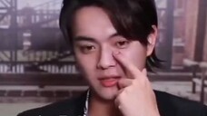 The actors in ancient costume dramas are either dry or flooded. Bai Jingting has not been to Hengdia