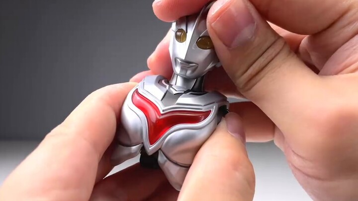 Ultraman! Noah telah tiba! Dapatkan lebih banyak dengan satu kartu! Salah satu dari empat Ultraman m