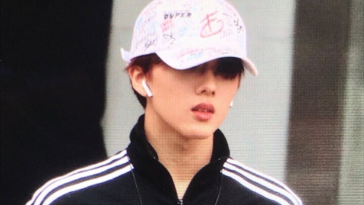 【พัคจีซอง】ปฏิกิริยาของจีซองขณะดูดวงดาวบนเตียง และเหตุการณ์ครั้งแรก