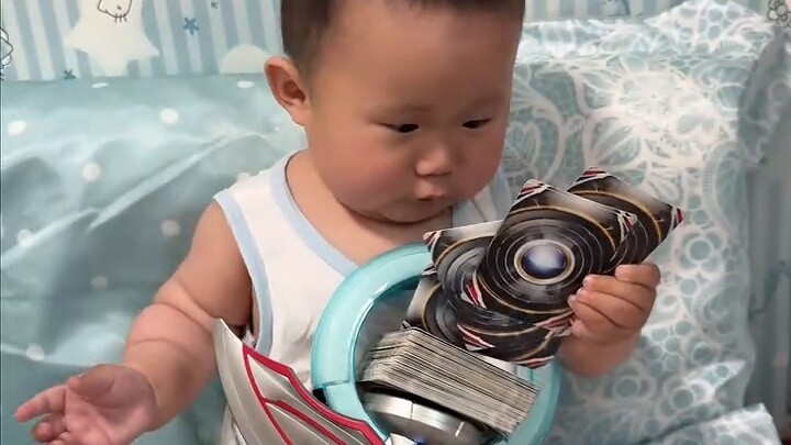 What will happen if you put all the cards into Ultraman Orb's Transformation Device?