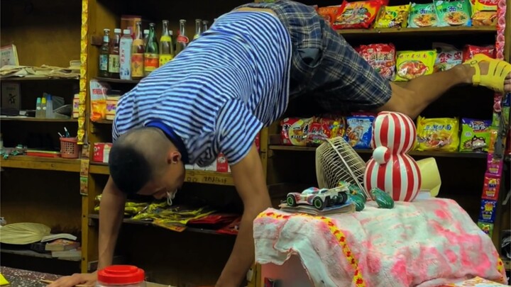 Lengzi tidak memberikan mie instan kepada si bisu, diam-diam meningkatkan kekuatannya