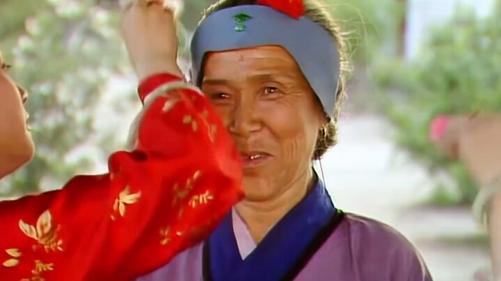 Why was Grandma Jia, known for “disdaining the poor and favoring the rich,” an exception when it cam